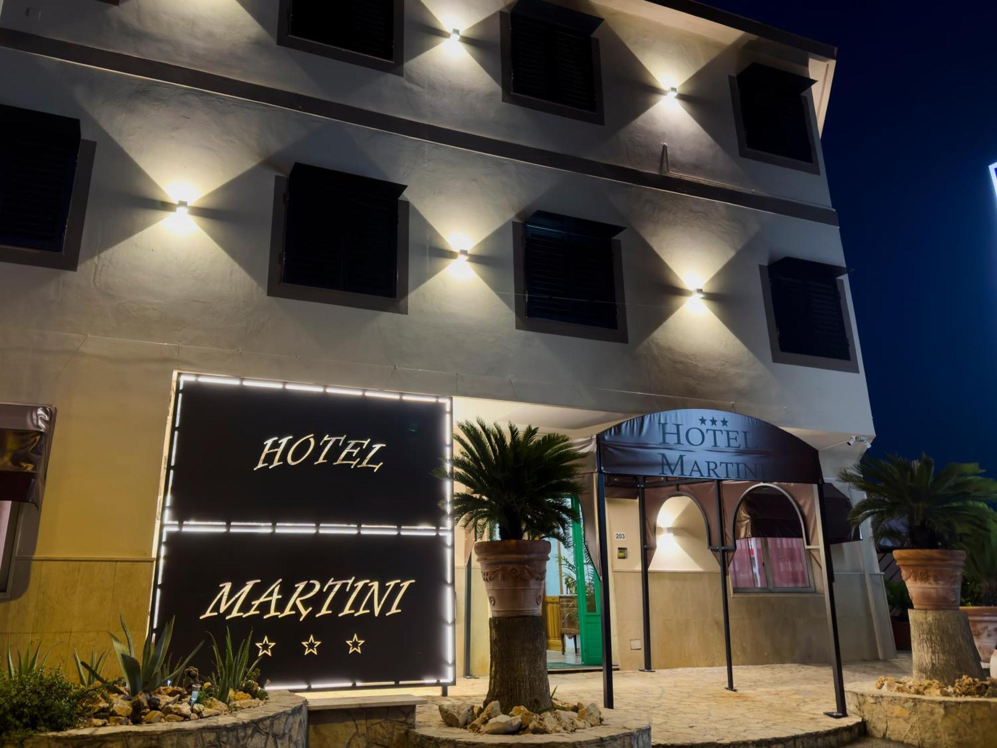 Hotel Martini Casavatore Exterior photo